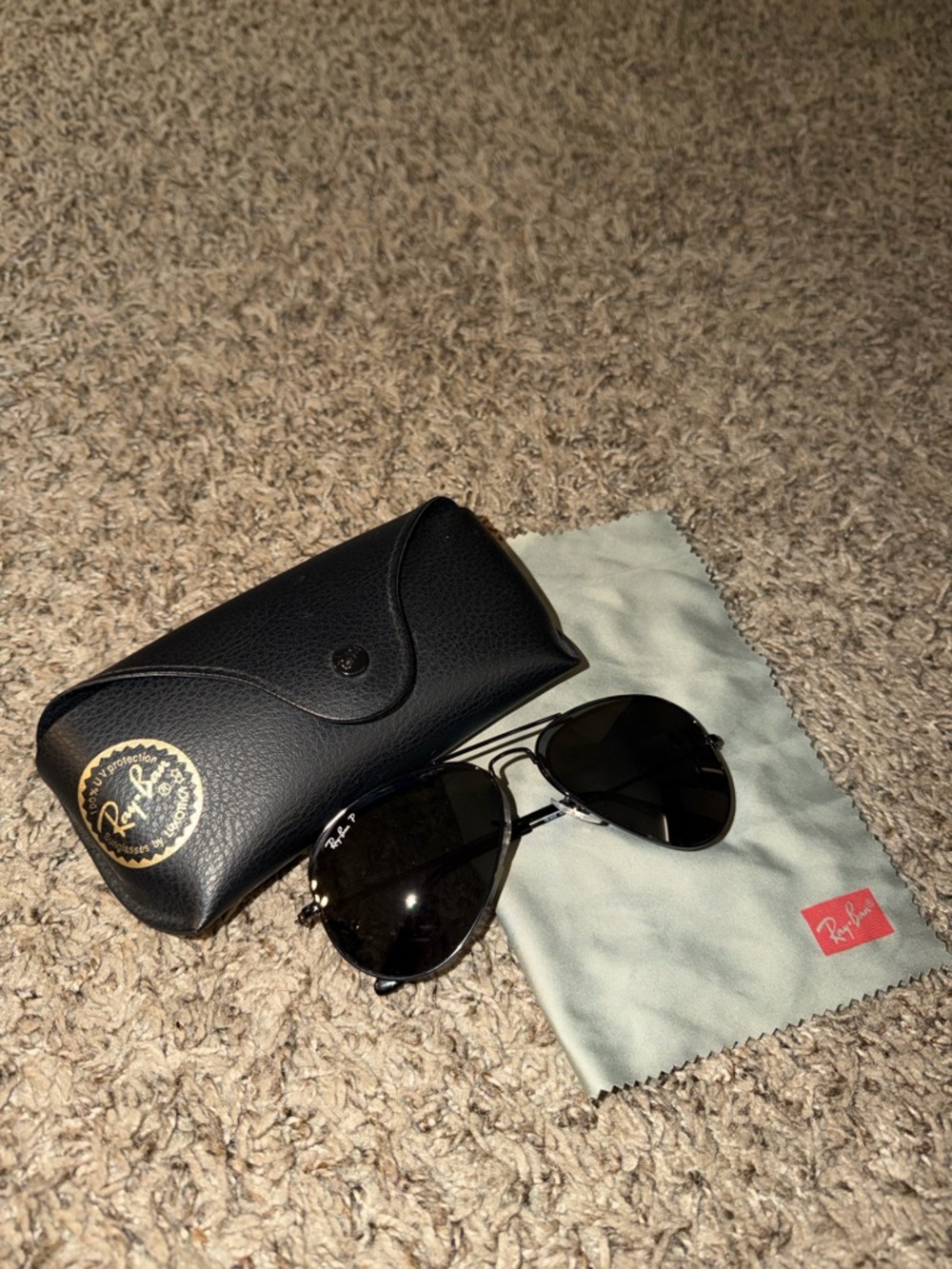 Ray-Ban Black Aviator Toiletry-Style Sunglasses Pouch Set